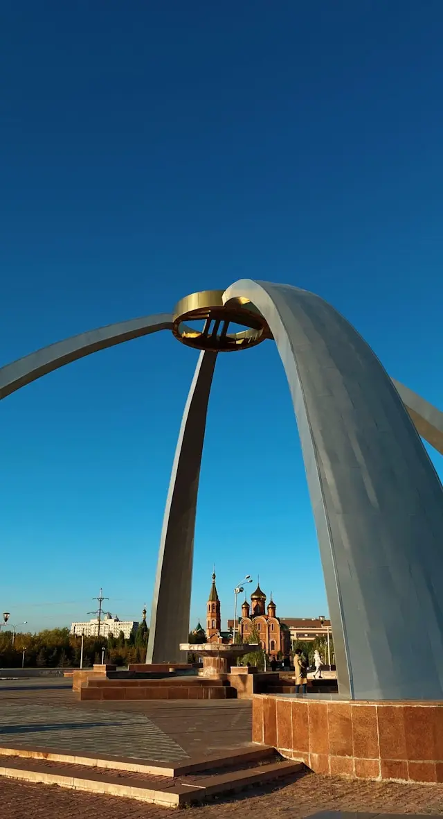 Ақтөбедегі ферроқорытпа секторы толық пайдалана алмайтын талант үшін ставканы көтеріп отыр: Қазақстандағы ең тосын hiring market артындағы энергетикалық тұзақ