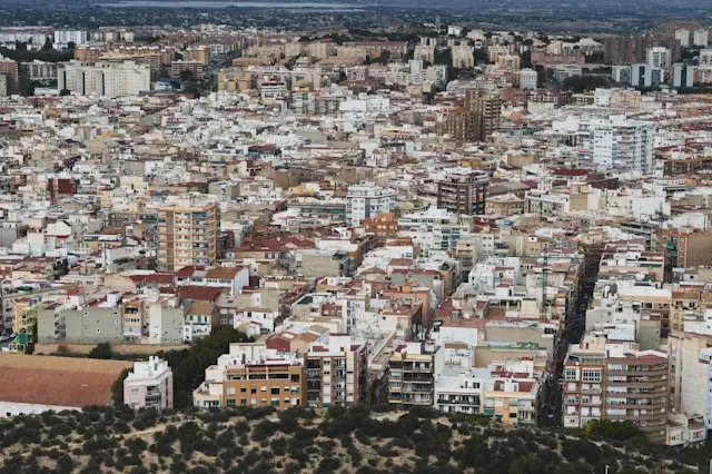 Alicante's Hospitality Paradox: Record Tourist Arrivals, a Labour Market Running on Empty