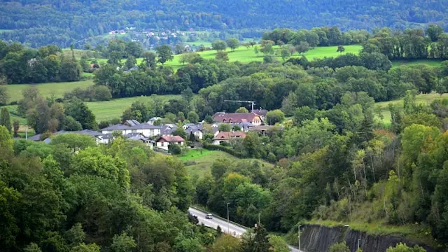 Belvals Deep-Tech-Talentlücke: Ein Forschungskraftwerk, das die Menschen nicht halten kann, die es hervorbringt