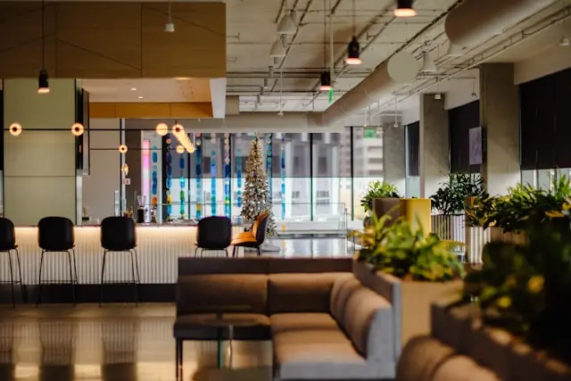 Contratação em Hotelaria em Coimbra: Porque a Trajetória de Carreira, e Não a Remuneração, É a Barreira que os Empregadores Não Conseguem Eliminar