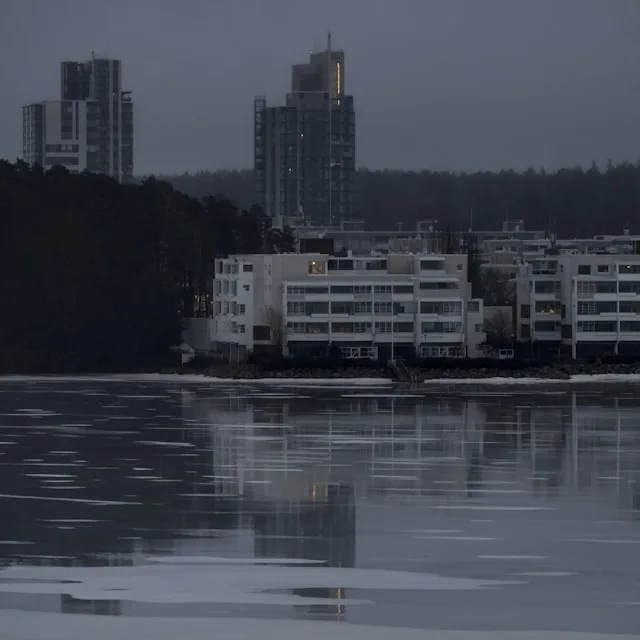 Espoon ICT-sektori rekrytoi nopeasti ja jää jälkeen: osaamisepäsuhta, joka kärjistää osaajakriisiä