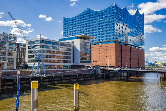 Hamburgs Mediensektor wächst und verliert gleichzeitig an Boden: Was Entscheider im Recruiting verstehen müssen