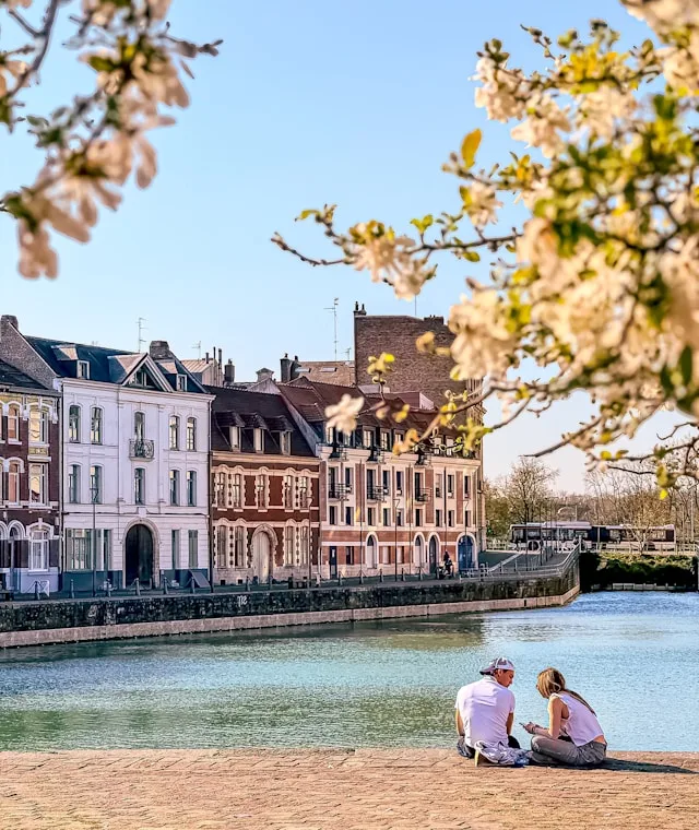 Recrutement de cadres dirigeants retail à Lille : pourquoi deux sièges mondiaux ne parviennent pas à pourvoir les postes digitaux les plus stratégiques