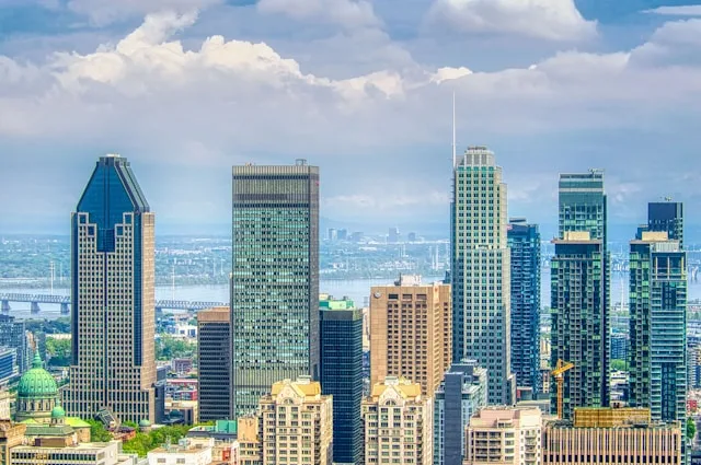 Le paradoxe des médias numériques à Montréal : 2 800 licenciements et 8 mois d'attente pour les talents qui comptent vraiment