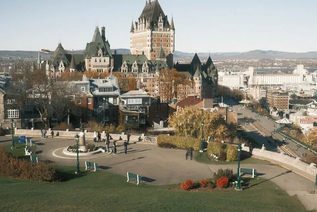 Recrutement en hôtellerie à Québec en 2026 : le piège patrimonial qui complique chaque recherche de cadres