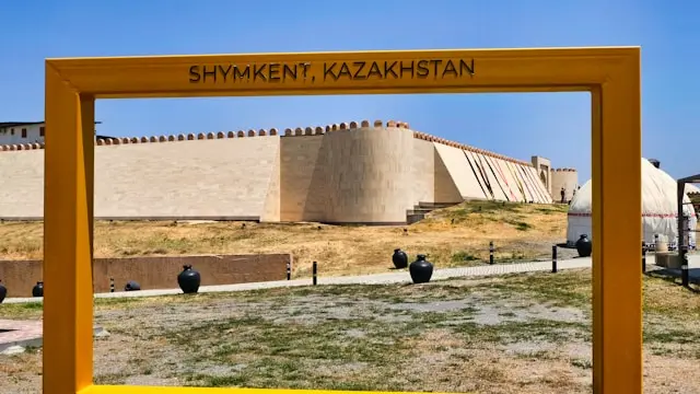 Шымкенттегі мұнай өңдеу зауыты заманауи. Бірақ оның кадрлық құбыры олай емес. Қазақстандағы үшінші ірі мұнай өңдеу зауытының артындағы талант дағдарысы