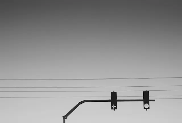 Stavangers energiomstilling har kapital og prosjekter. Den mangler menneskene som skal drive dem Byens neste utfordring er grunnleggende annerledes. Konsesjoner innen havvind, kommersielle karbonfangstoperasjoner og gjennomførbarhetsstudier for hydrogen krever nå en arbeidsstyrke som olje- og gassnæringen bare delvis har utdannet. Ingeniørene, prosjektdirektørene og CCS-spesialistene som trengs for å levere [Norges](/no/norway-executive-search) energiomstilling, finnes i langt færre antall enn prosjektpipelinen legger til grunn.