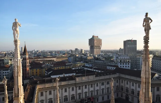 Milano business skyline representing the executive search and head hunting market for client organizations